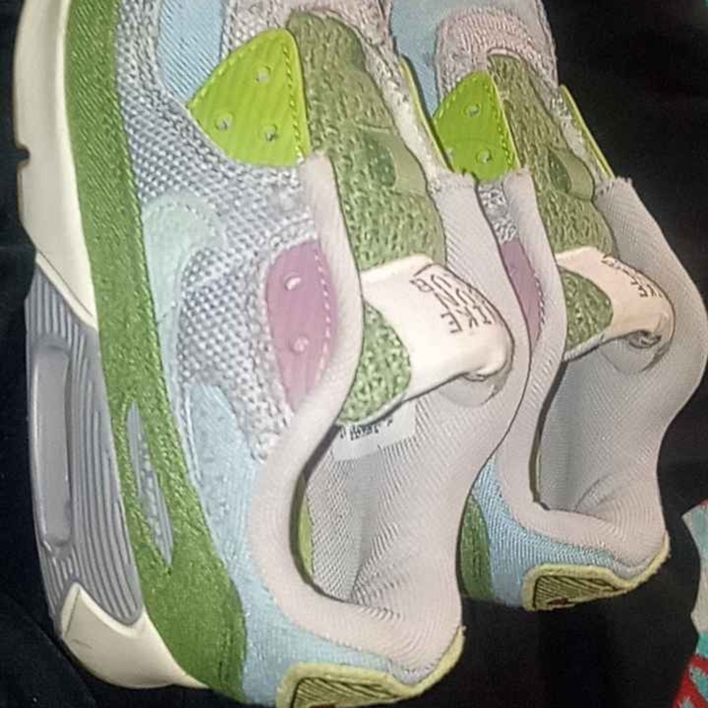 Nike Kids Sneakers in Green and Gray